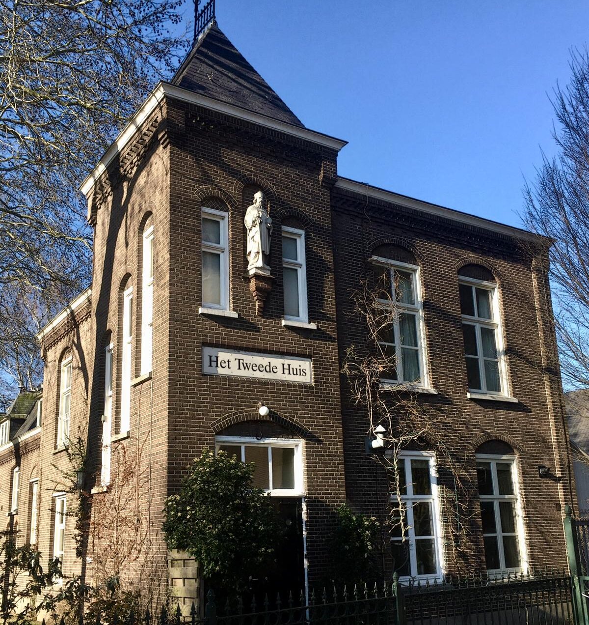Over Het Tweede Huis